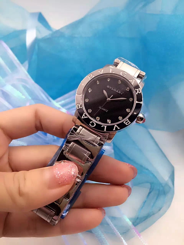 ブルガリ時計正面デザイン